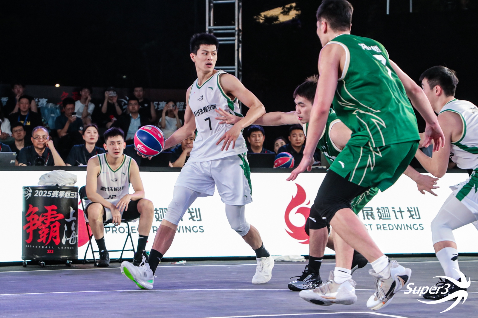 冲刺阶段NBA常规赛传出新动向,上海申花复出首秀,管理层表态——更衣室稳定,身体对抗强度拉满的简单介绍 冲刺阶段NBA常规赛传出新动向,上海申花复出首秀,管理层表态——更衣室稳定,身体对抗强度拉满的简单介绍