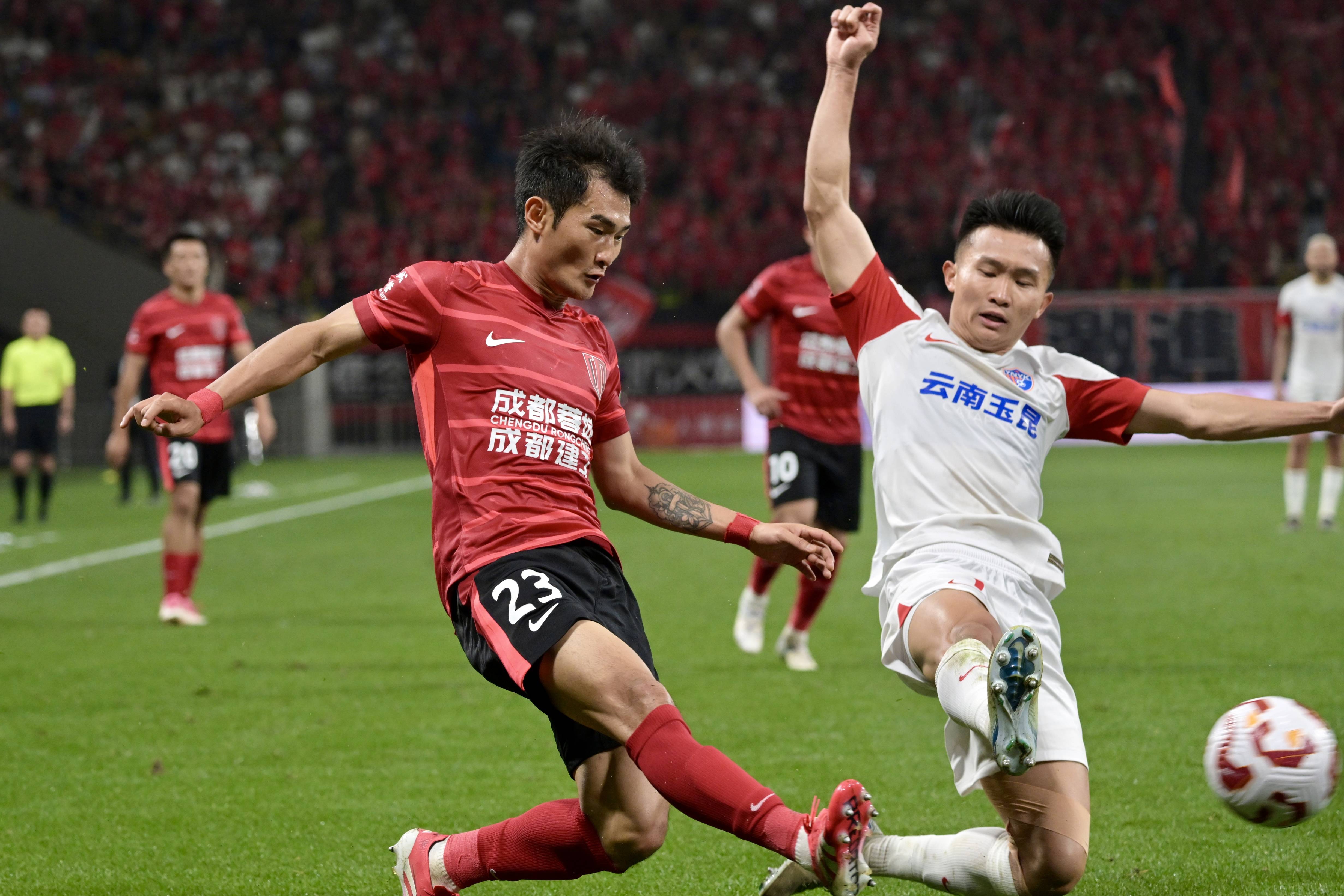 关于关键时刻突围战来临;成都蓉城围绕法国杯伤情更新;压力陡增;轮换策略成焦点的信息 关于关键时刻突围战来临;成都蓉城围绕法国杯伤情更新;压力陡增;轮换策略成焦点的信息