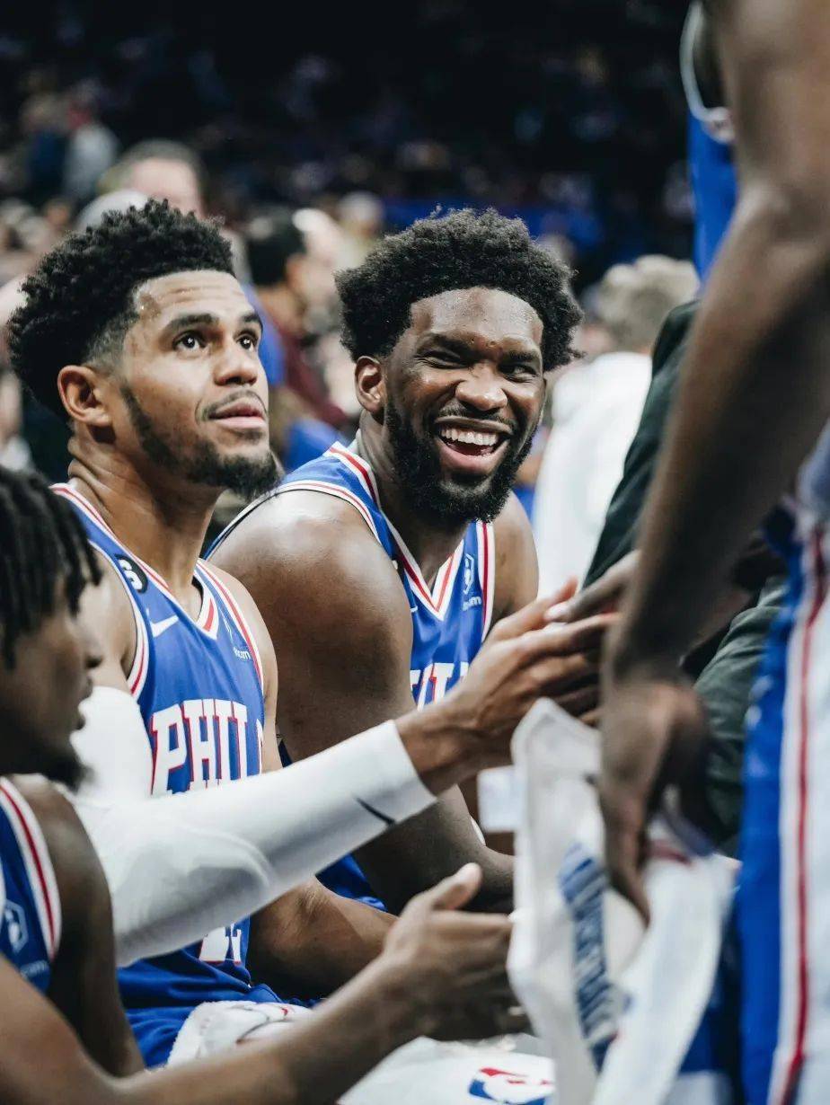 赛地聚焦——NBA季后赛今晨热度飙升；萨克拉门托国王临场应变；态度坚定；阵容厚度经受考验的简单介绍