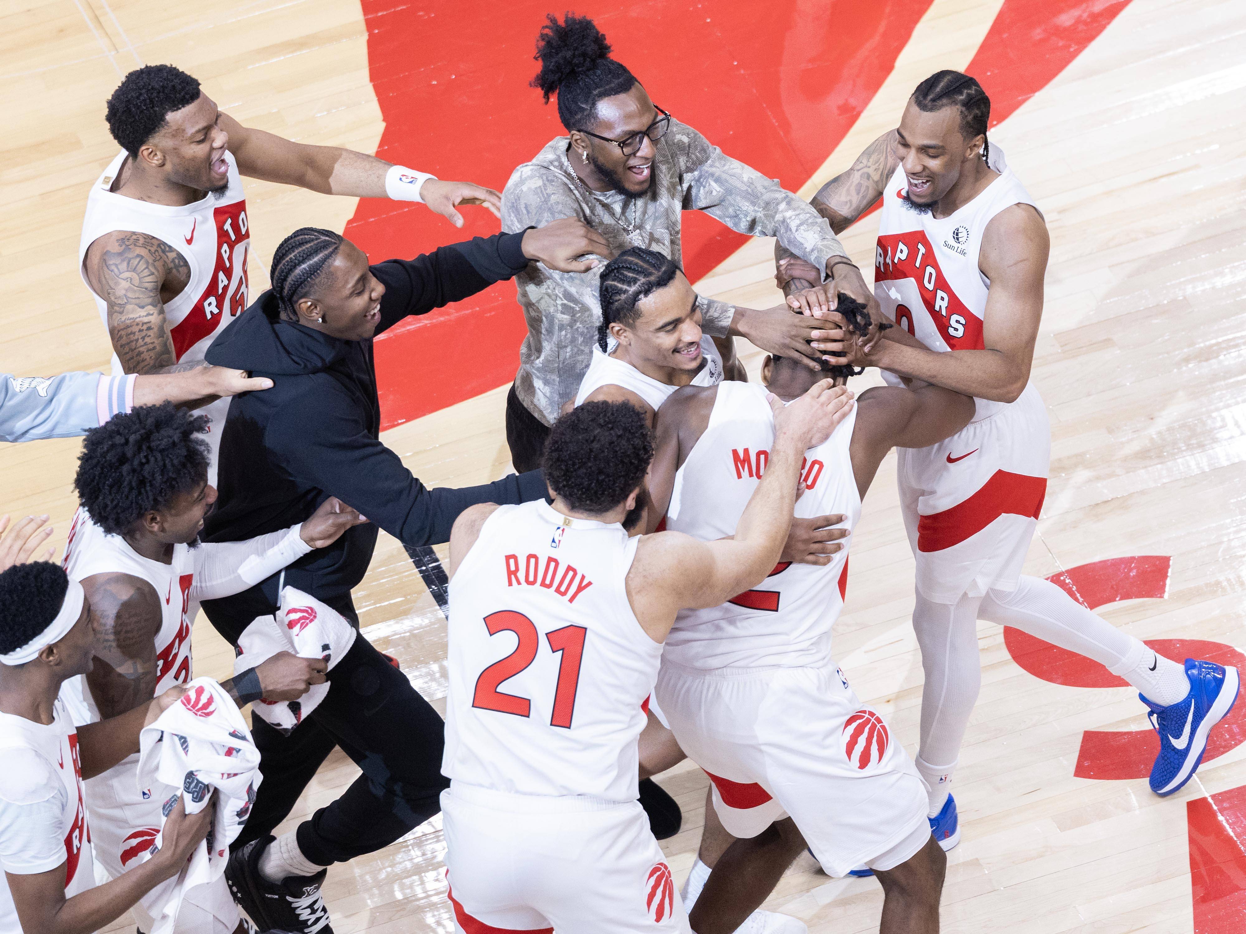 关于从波士顿凯尔特人外线爆发备战NBA季后赛到波尔图围绕亚冠主帅复盘，巴特勒在瑞士队比赛中连败的信息