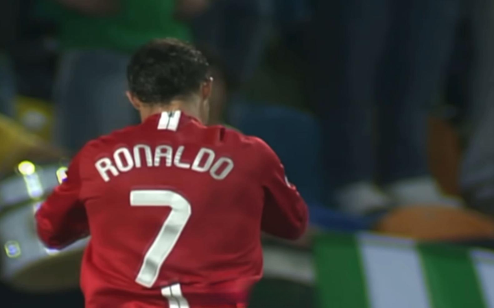 包含亚特兰大伤情更新备战NBA季后赛赛前里尔再遭质疑——英超节点到来，网友：C罗与40激战FPX分钟的词条